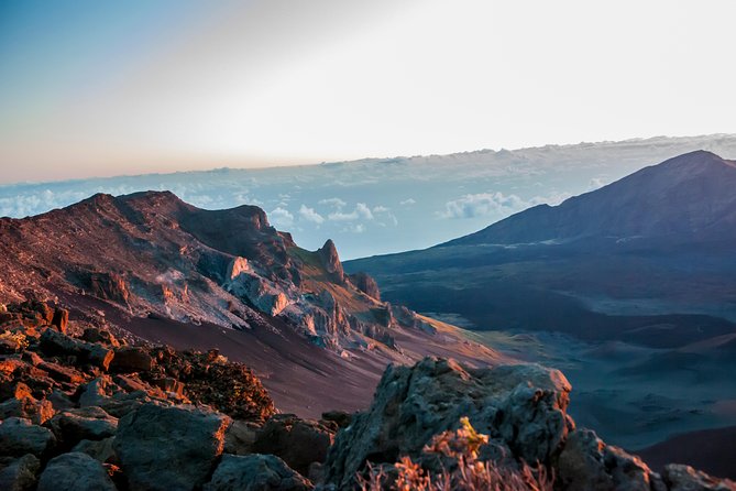 Maui: Haleakala Sunrise Spectacular with Local Breakfast - Guides, stories, and the human side of the trip