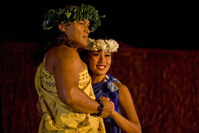 Maui Nui Luau at the Sheraton Maui Resort & Spa - Black Rock’s torch lighting and cliff diver