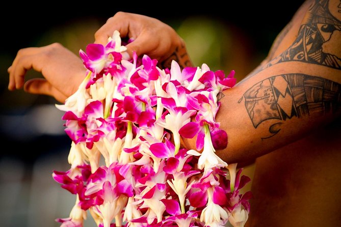 Maui Nui Luau at the Sheraton Maui Resort & Spa - The lei greeting and the first taste of Hawaii