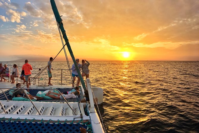 Maui: Original Sunset Cruise with Open Bar from Ka’anapali Beach - A sunset cruise with a wet beginning