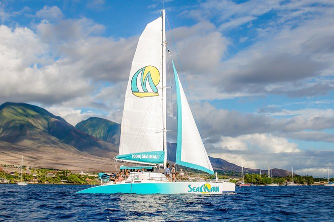 Maui: Original Sunset Cruise with Open Bar from Ka’anapali Beach - How the 48-person size affects the mood