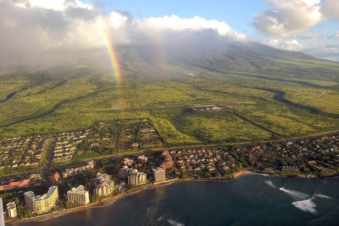Maui -PRIVATE- Air Tour: 5 Islands: (2-5 people): SEE Even MORE! - What the private cabin feels like