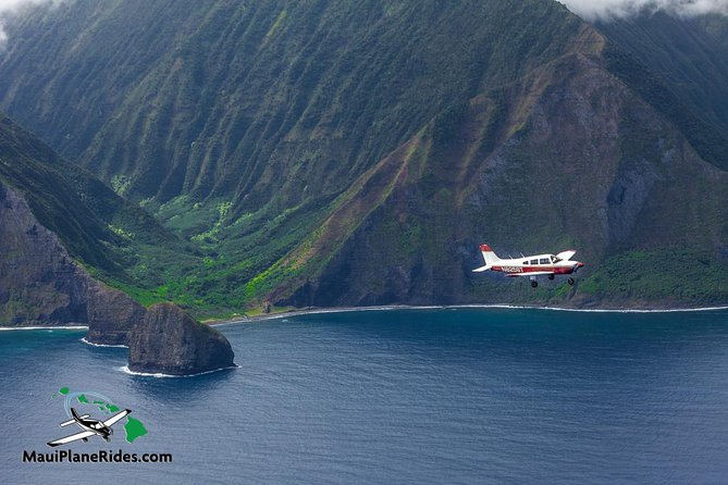 Maui -PRIVATE- Air Tour FUN: 3 Islands: (2-5 people): SEE it ALL! - Leaving Kahului for a different view of Maui
