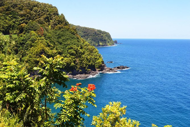Maui: Road to Hana Luxury Limo-Van Tour with Helicopter Flight - Lunch with a view