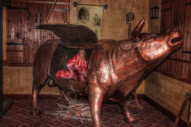 Medieval Torture Museum with Ghost Hunting and Tiny Art Gallery - Trying the Ghost Hunting Experience