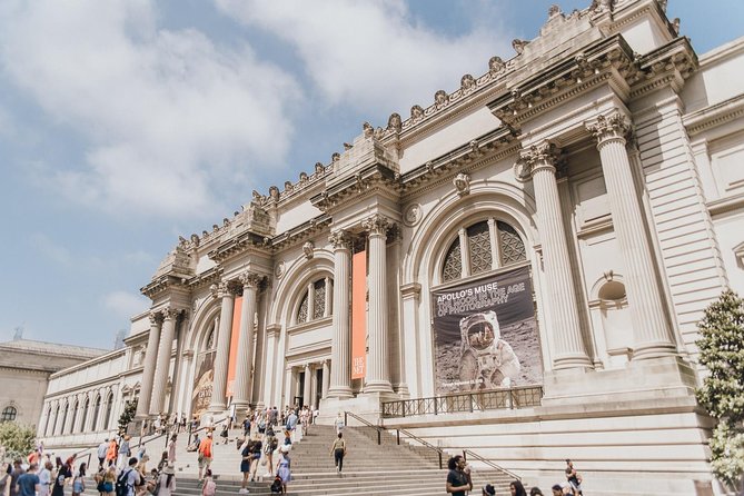 Metropolitan Museum Guided Group Tour - Madame X and the stories behind famous art