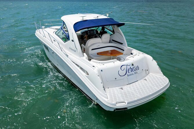 Miami: 2 Hour Private Yacht Cruise - Star Island and the famous homes
