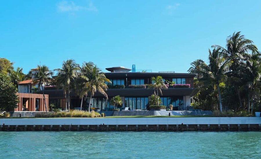 Miami: Biscayne Bay Millionaire's Homes Sightseeing Cruise - Venetian Islands and the city skyline