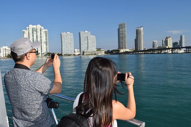 Miami Biscayne Bay rich and famous Sightseeing Boat Tour - The Port of Miami and the first look at the skyline