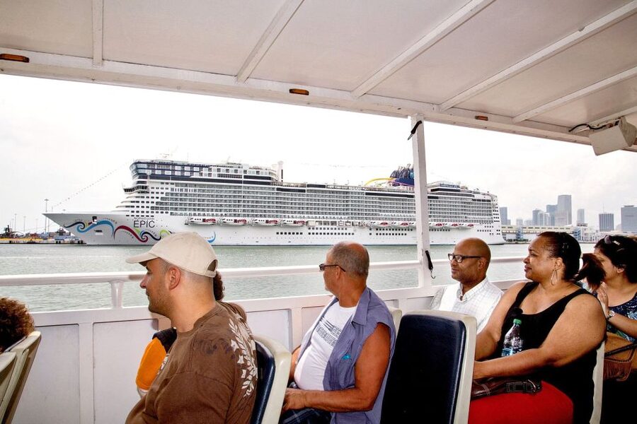 Miami: Duck Tour of Miami and South Beach - The splash into Biscayne Bay