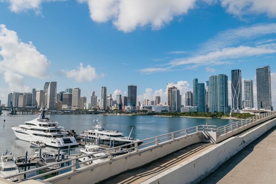 Miami: Half-Day Open-Top Bus Tour Plus Biscayne Bay Cruise - Downtown, Bayside, and the skyline view