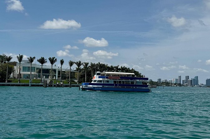 Miami Millionaires Sightseeing Cruise - Bilingual Narration, Music, and Guide Style