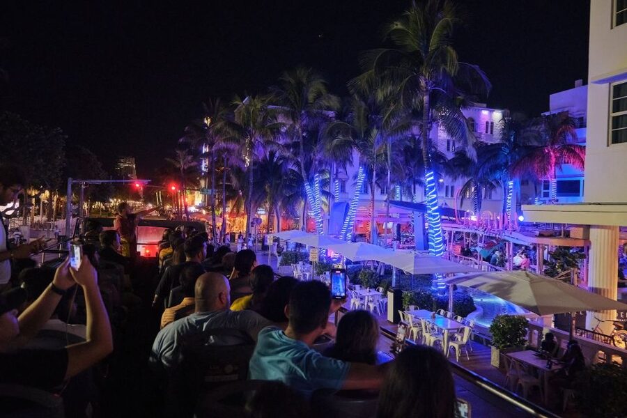Miami: Open-top Bus Sightseeing Night Tour with Live Guide - Guide quality is the main reason to book