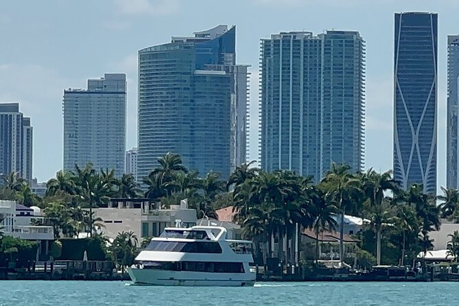 Miami Skyline Boat Cruise Past Millionaire's Homes Optional Stop - Starting at Bayside Marketplace in downtown Miami