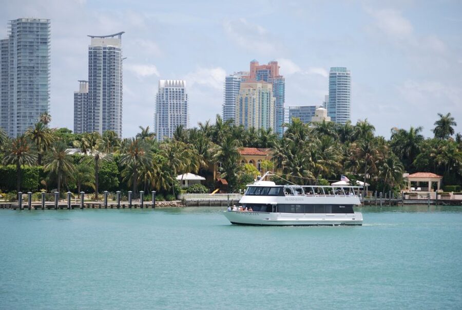 Miami: The Original Millionaire’s Row Cruise - How the bilingual narration shapes the ride