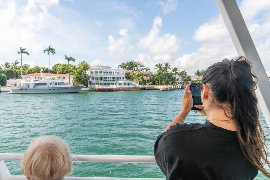 Miami: The Original Millionaire’s Row Cruise - Snacks, drinks, and comfort onboard