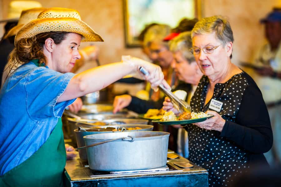 Moab: Colorado River Dinner Cruise with Music and Light Show - Comfort, seating, and practical details