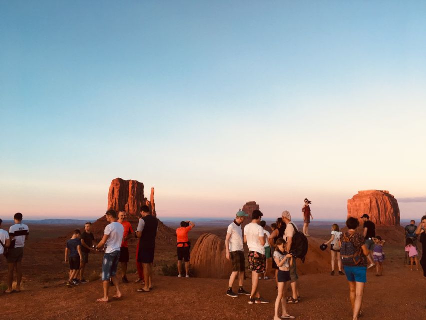 Monument Valley: Highlights Tour with Backcountry Access - Totem Pole, North Window, and Artist Point