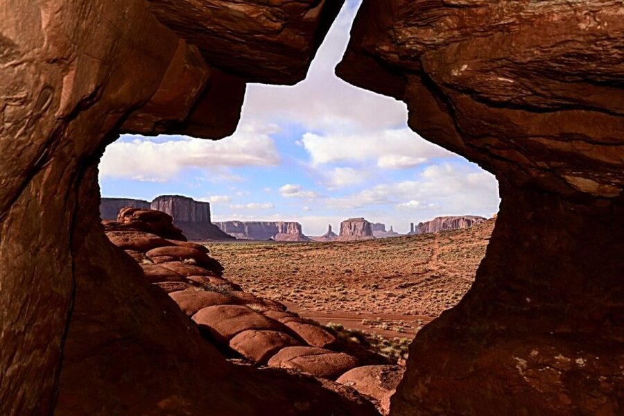 Monument Valley: Scenic 2.5-Hour Guided Tour - Why a guided ride adds more than another viewpoint