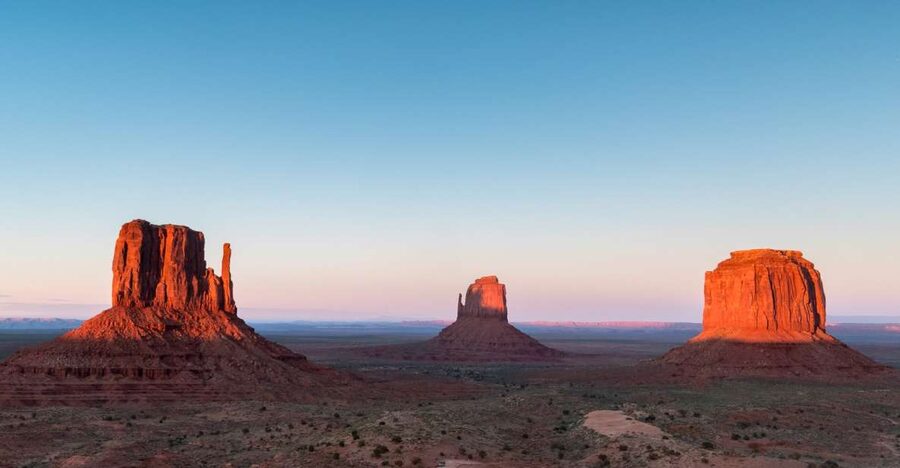 Monument Valley: Sunset Tour with Navajo Guide - Sun’s Eye and the Totem Pole at golden hour