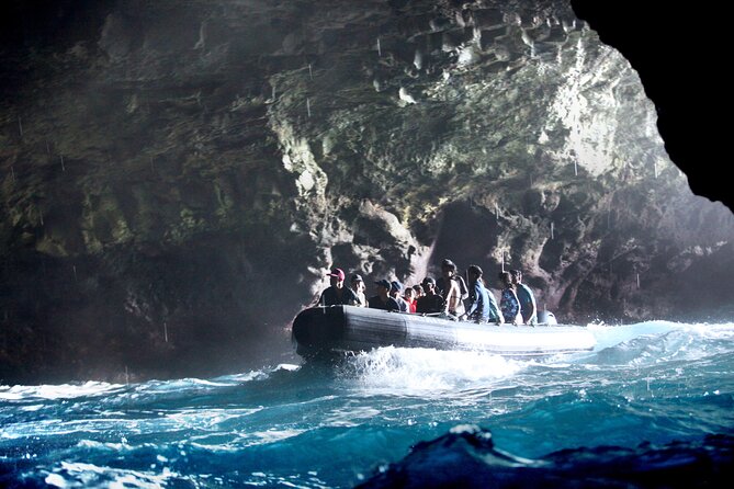 Na Pali Coast Half-Day Raft and Snorkel Adventure - A meal and drinks that make the price easier to accept