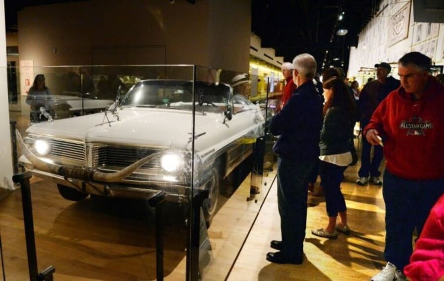 Nashville: Country Music Hall of Fame and Museum - American Currents and Hatch Show Print