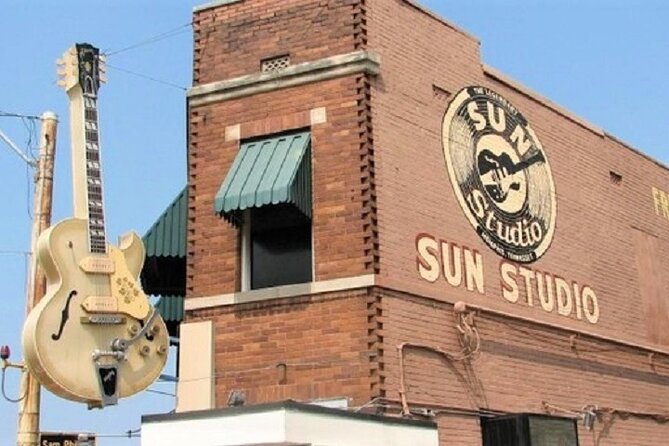 Nashville to Memphis Daytrip with Graceland VIP Tour and Sun Studio Admission - The Peabody ducks and a short look at downtown Memphis