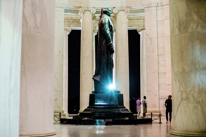 National Mall Tour with 10+ Stops, Boat Cruise, Entry Tickets - FDR, World War II, and the White House