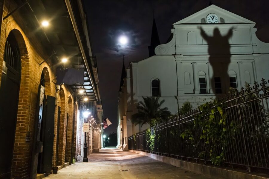 New Orleans: 2-Hour Ghosts & Vampires Walking Tour - Why this French Quarter ghost tour works