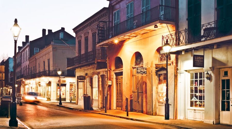 New Orleans: 2-Hour Ghosts & Vampires Walking Tour - The guides are the real stars