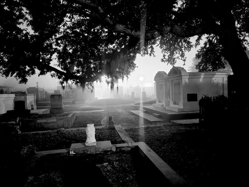 New Orleans: Cemetery Bus Tour At Dark with Exclusive Access - Key things to know before you go