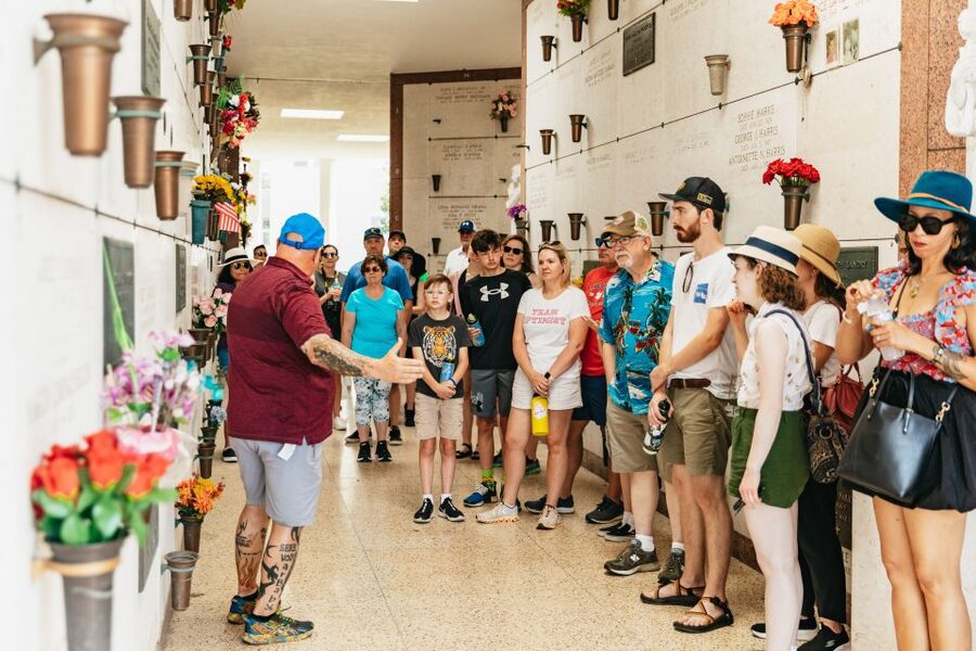 New Orleans: Cemetery Tour - Why New Orleans built cities of the dead