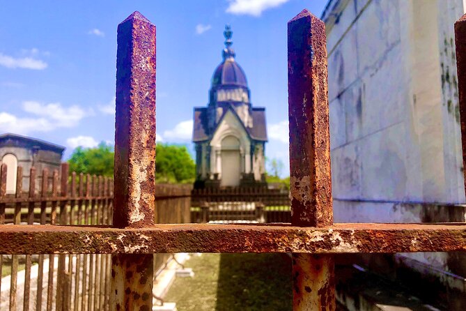 New Orleans Cemetery Walking Tour - Tombs, Symbols, and Family Status