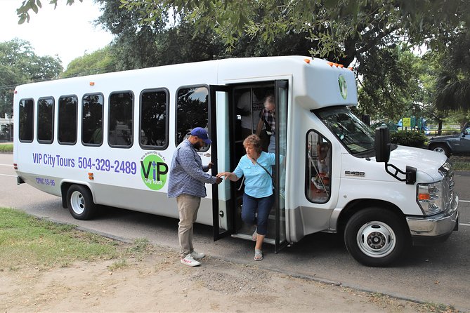 New Orleans City and Cemetery 2-Hour Bus Tour - Why this bus tour works well on a first visit
