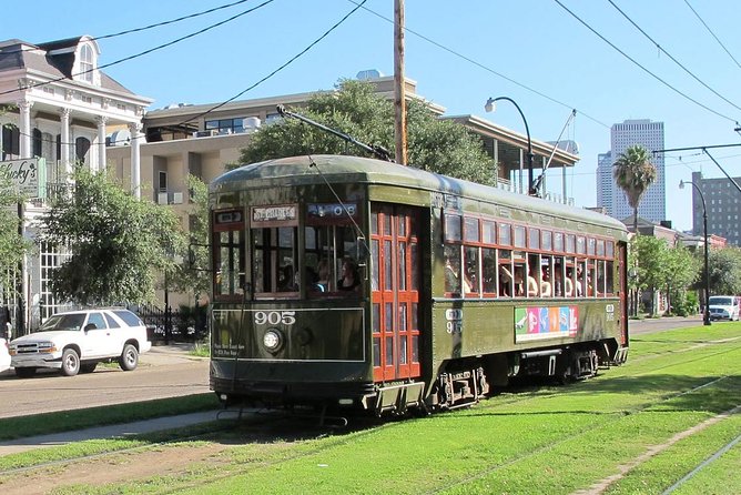 New Orleans City and Cemetery 2-Hour Bus Tour - City Park and a short Café du Monde break