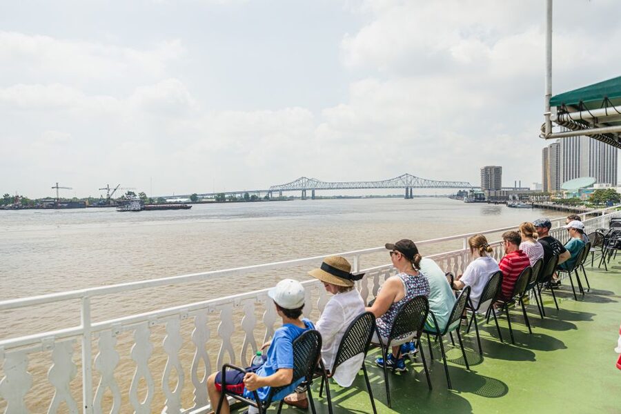 New Orleans: Daytime Steamboat Jazz Cruise + Optional Lunch - Drinks, seating, and the four-deck layout
