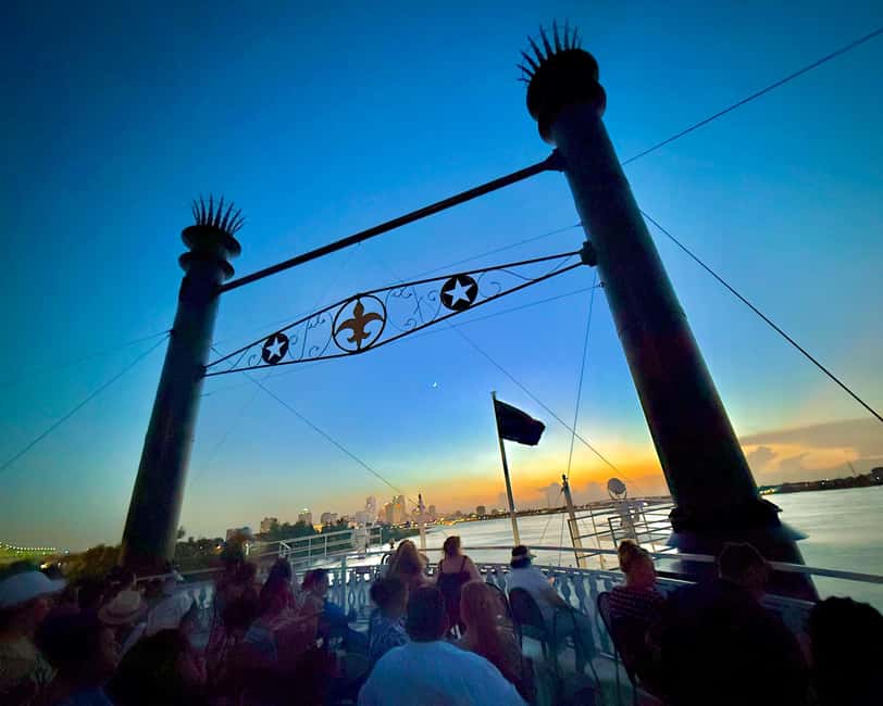 New Orleans: Evening Steamboat Jazz Cruise + Optional Dinner - Drinks, deck space, and the best places to pause