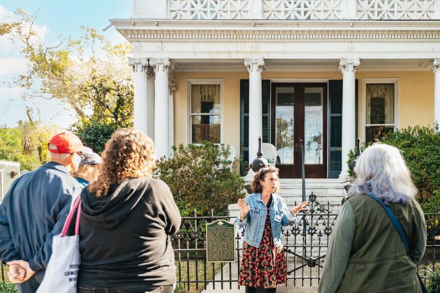 New Orleans: Garden District Guided Walking Tour - A comfortable pace, with a few physical cautions
