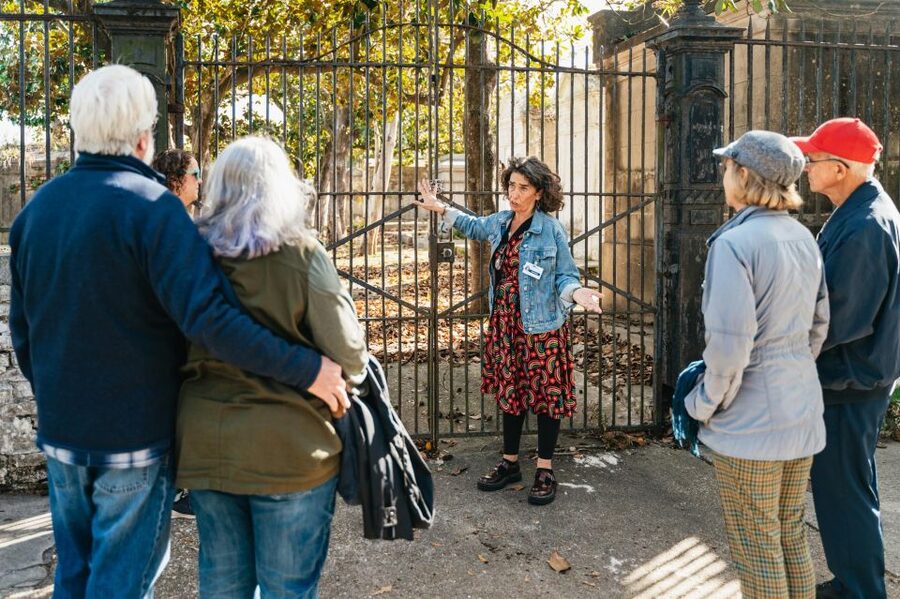 New Orleans: Garden District Guided Walking Tour - Ending near Magazine Street