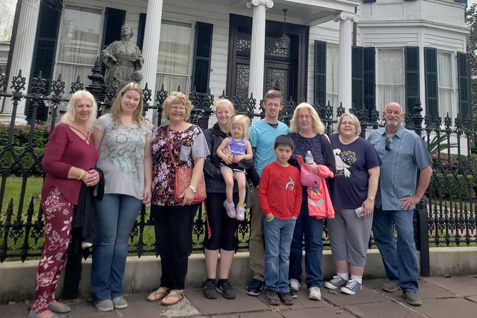 New Orleans Garden District History Walking Tour - Homes, owners, and film connections