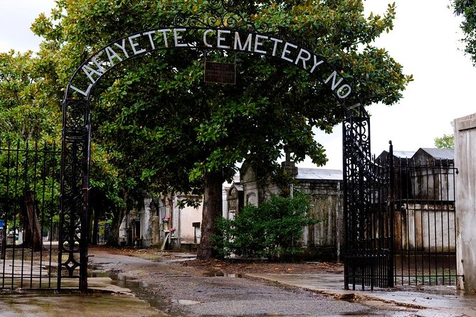 New Orleans: Garden District Tour - Finishing Near Commander’s Palace
