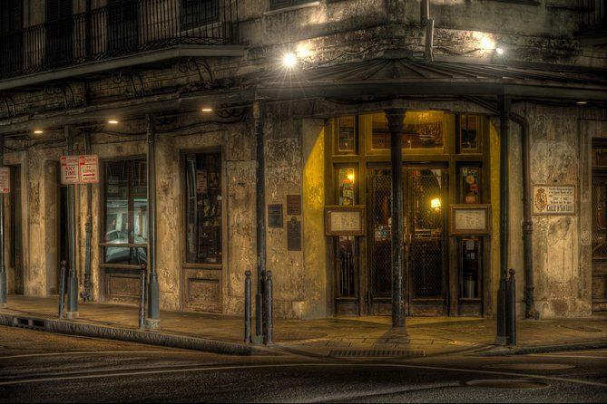 New Orleans Killers and Thrillers Tour - Voodoo, ghosts, and the haunted bar promise