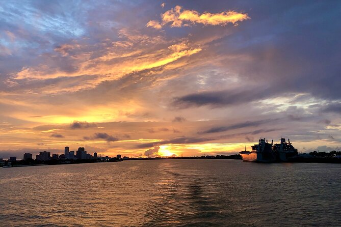New Orleans Steamboat Natchez Jazz Cruise with Dinner Option - Deciding on the Creole buffet