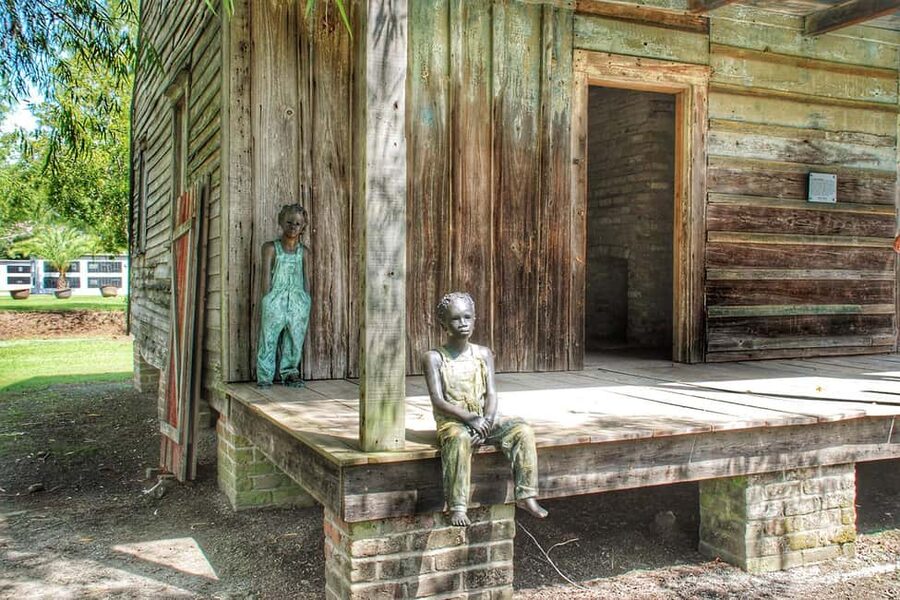 New Orleans: Whitney Plantation Tour with Transportation - Meeting in the French Quarter area