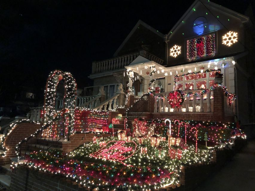 New York City: Dyker Heights Christmas Lights Tour - The Midtown meeting point and the first hour on the road