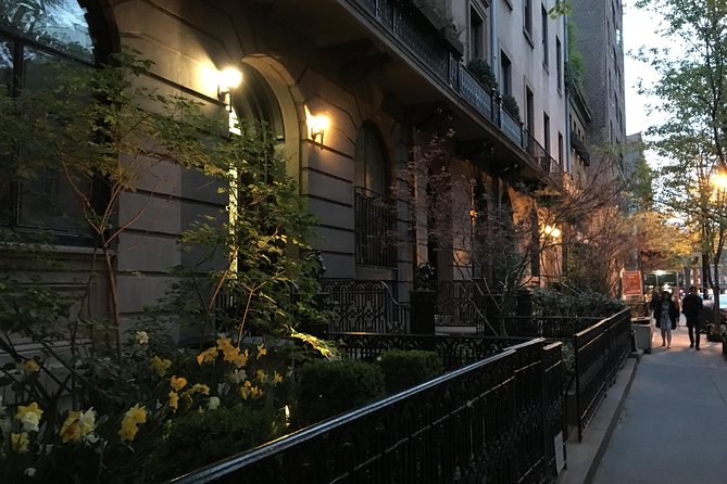 New York City Ghost Tour of Greenwich Village - Meeting at Waverly Diner at 8:00 p.m.
