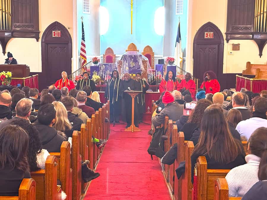 New York City: Harlem Gospel Live Music Concert - Arriving at Mount Olivet Baptist Church