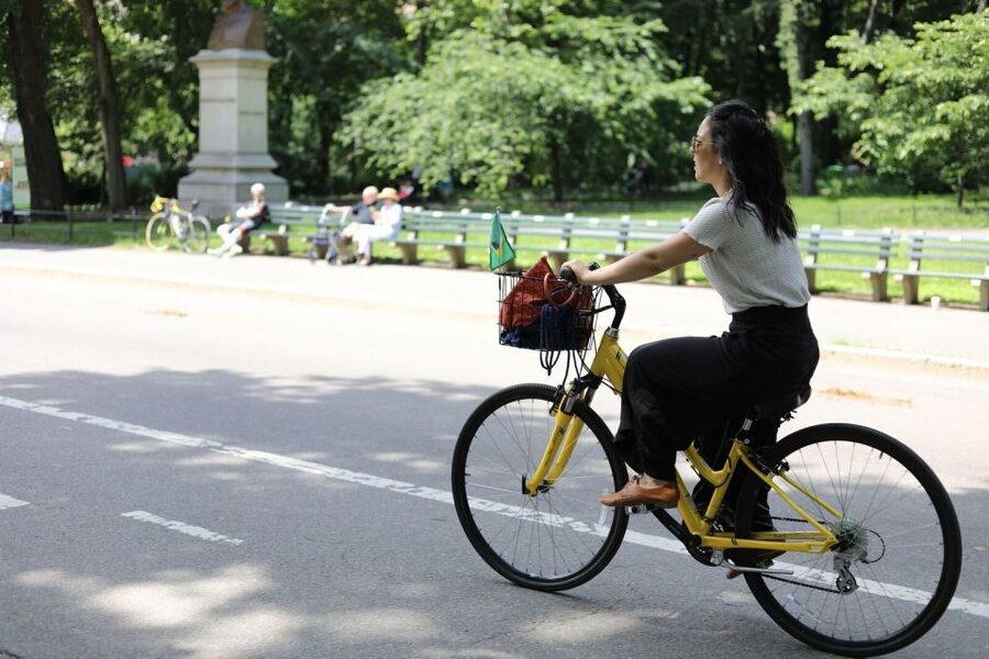 New York City: Highlights of Central Park Bike or eBike Tour - Shakespeare Garden and the first taste of the park