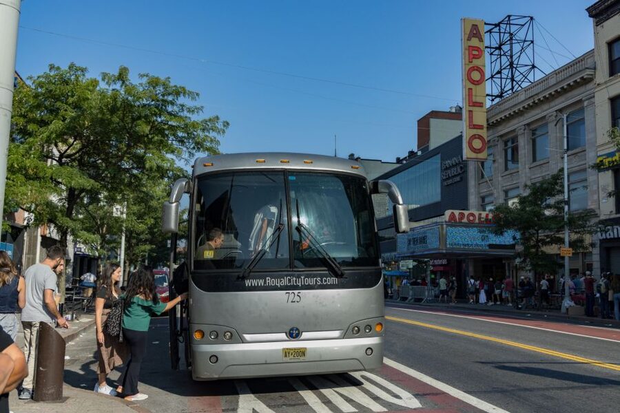 New York City: Tour of Manhattan, Bronx, Queens & Brooklyn - The guide and vehicle can make or break the day