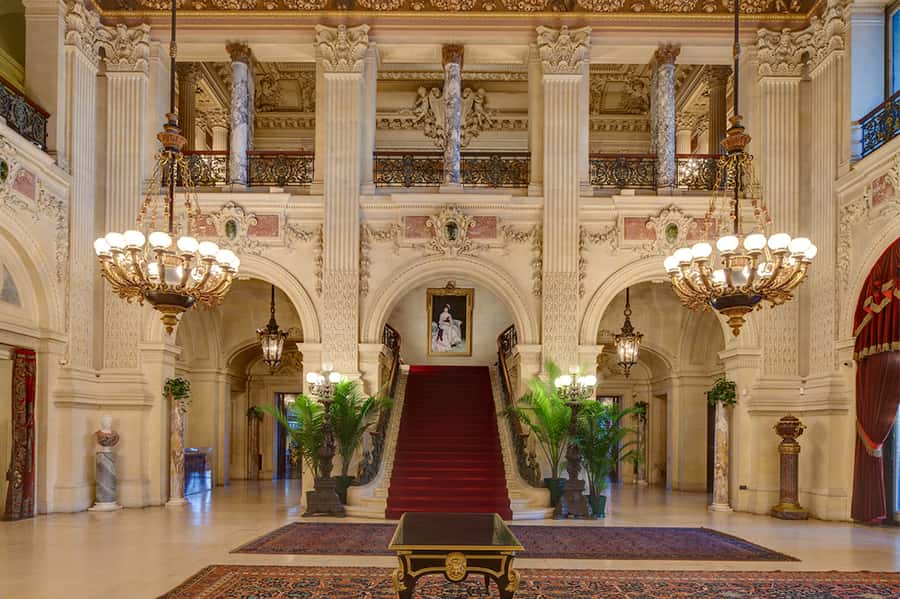 Newport: Newport Mansions Ticket - 1 or 2 Mansions - The Breakers: Newport’s grandest summer cottage
